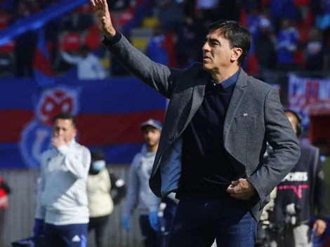 La U consulta por Gustavo Quinteros