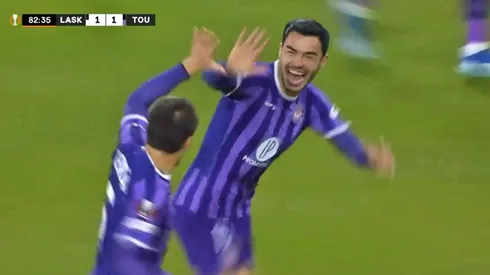 Suazo anotó el gol de la victoria para su equipo.