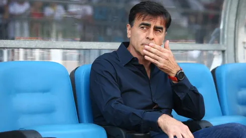 Stöhwing descarta que ya le tengan reemplazo a Quinteros en Colo Colo