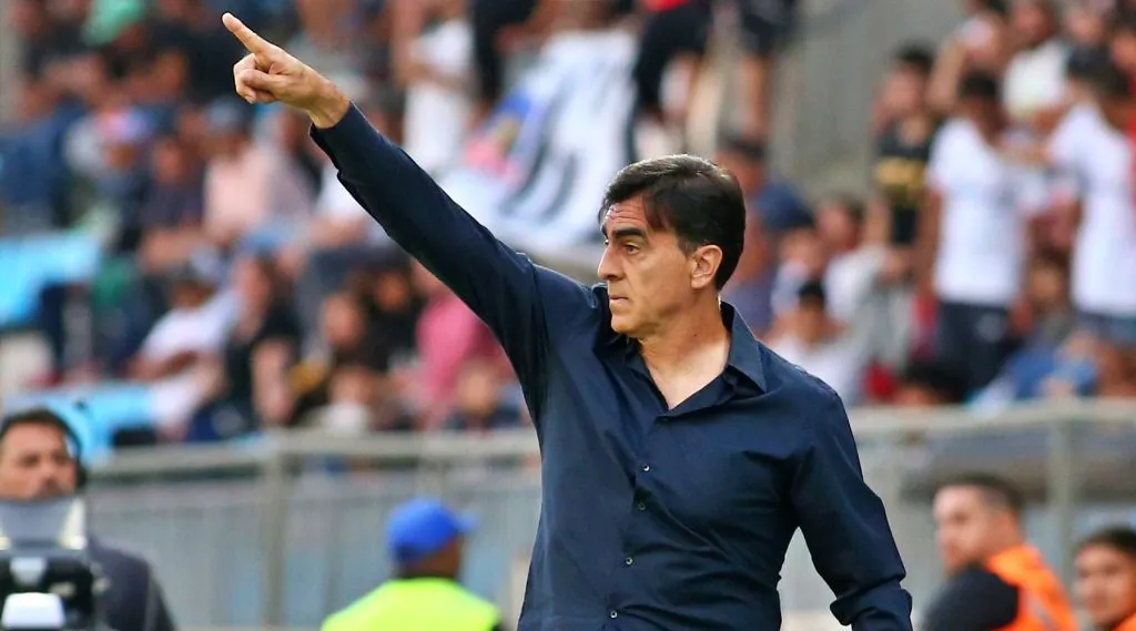 El futuro de Quinteros en Colo Colo se definirá este viernes. | Foto: Photosport. 