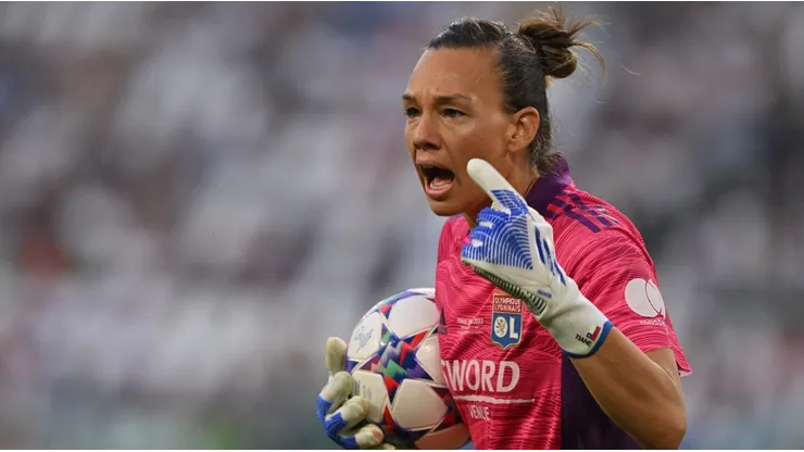 Christiane Endler no conoce de derrotas en Champions League.