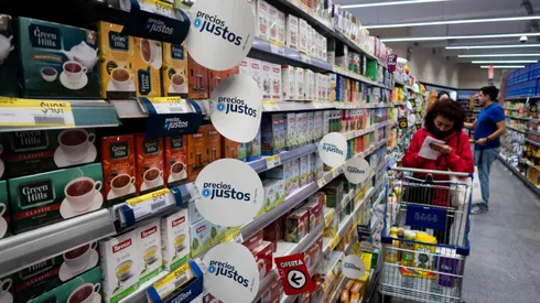 ¿Conviene viajar de Chile a Argentina? Milei pone fin a "Precios Justos".