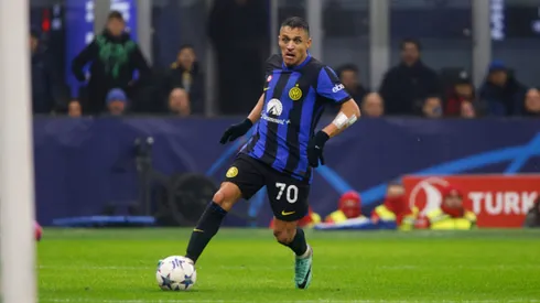 Alexis Sánchez tuvo el gol del triunfo, pero a pesar de no haber arquero, se lo farreó.