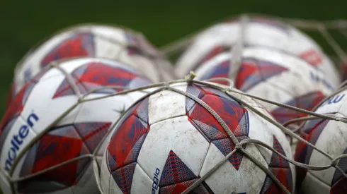 Se mueven las grúas del Campeonato Nacional.