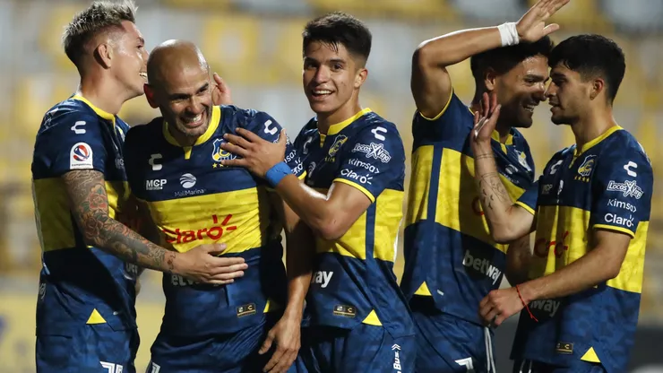 Sáez y Espejo no siguen en Everton