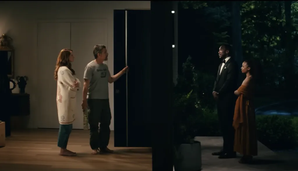 En esta escena el personaje de Julia Roberts no les cree que ellos sean los dueños. ¿Racista? Foto: Captura Tráiler