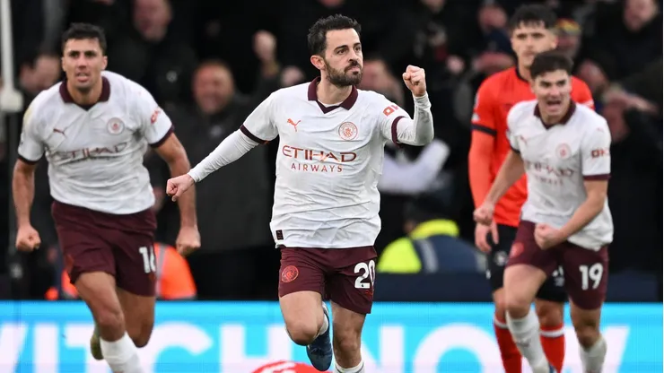 Bernardo Silva abrió la ruta de la remontada del City ante Luton.