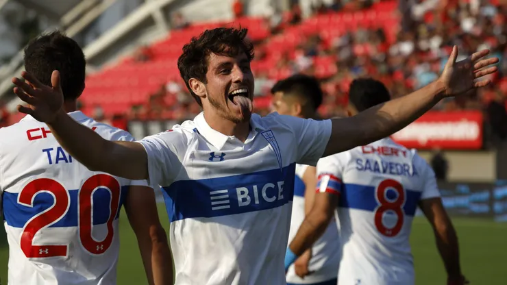 Con golazo de Montes, Católica se está metiendo en la Sudamericana.