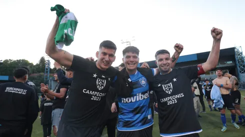 Figuras del mundo del fútbol dieron su aprobación al título obtenido por Huachipato.