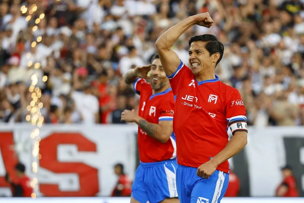 En octubre, Matías Fernández hizo su despedida, con legendarios jugadores invitados | Photosport