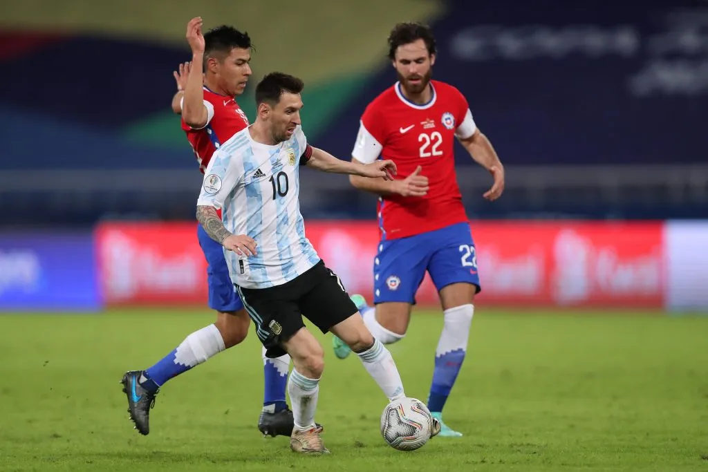 Olé califica el enfrentamiento de Argentina contra Chile en Copa América como clásico.