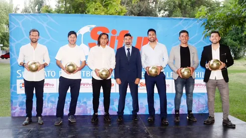 Futbolistas de gran carrera como Seymour, Sanhueza, Luis Jiménez y Pepe Rojas recibieron el premio