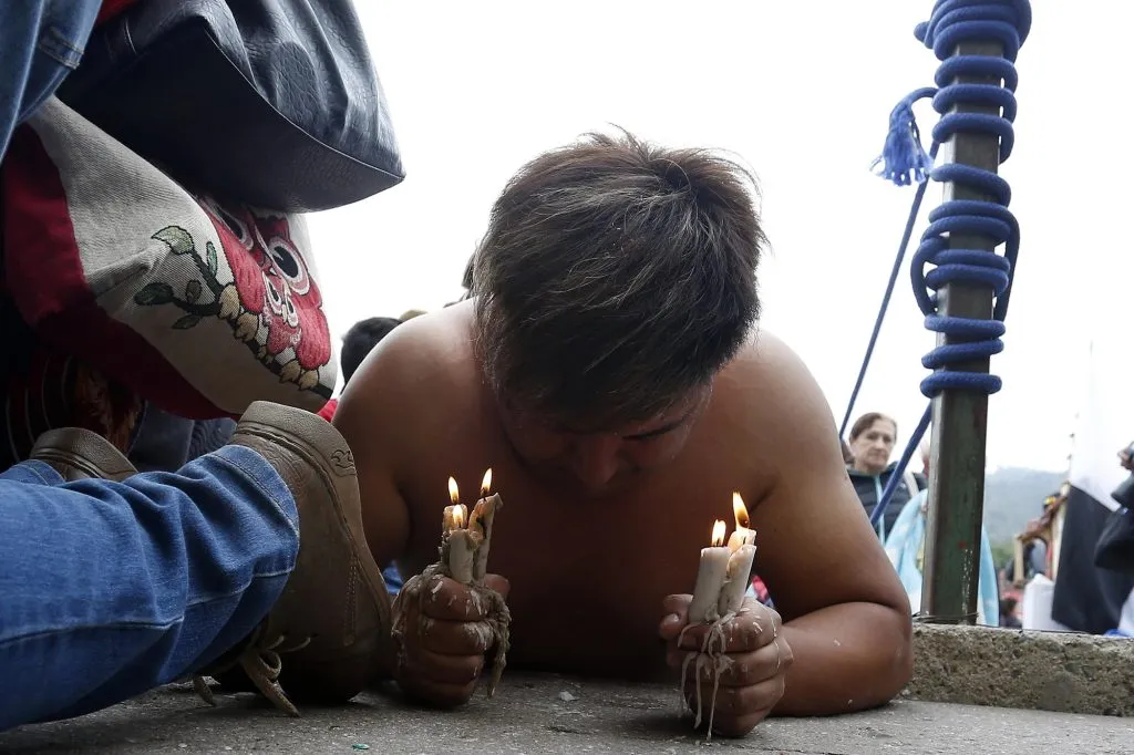 Lo Vasquez, 08 de diciembre de 2017.
Peregrinos participan de la celebracion religiosa de la Inmaculada Concepción en el Santuario de Lo Vásquez.
Raul Zamora/Aton Chile