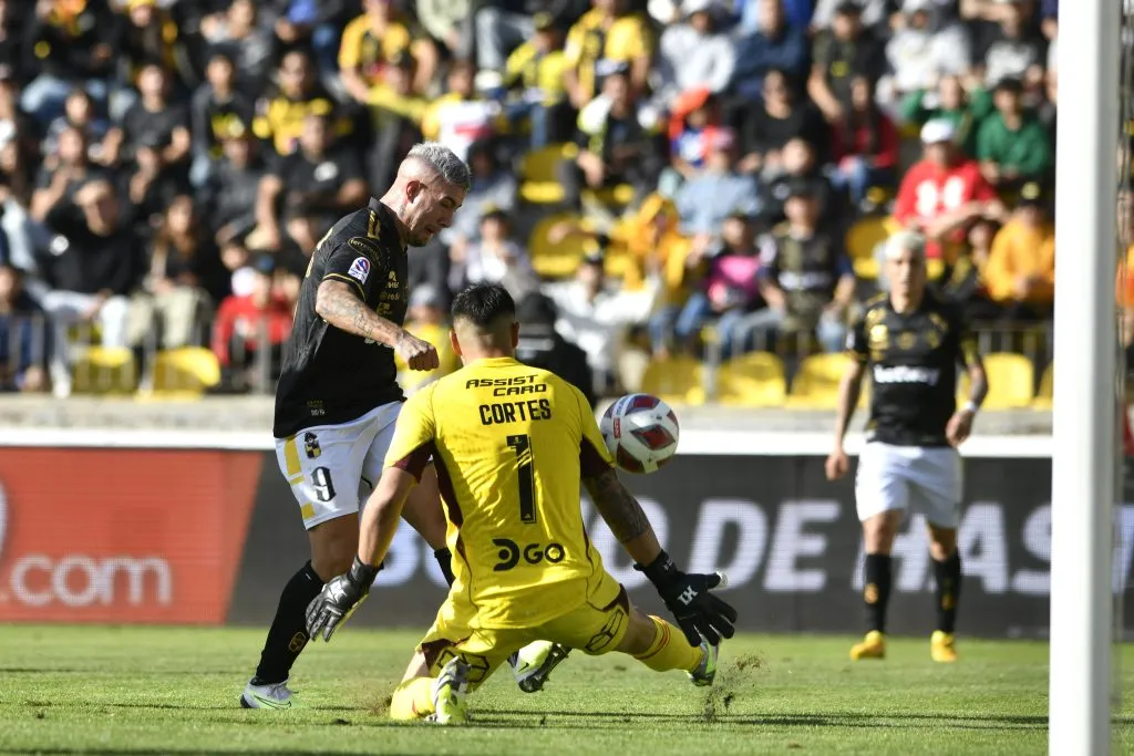 Rodrigo Holgado lleva 15 goles y tres asistencias en este 2023. ¿Serán números suficientes para estar en la órbita de Colo Colo? | Foto: Photosport.