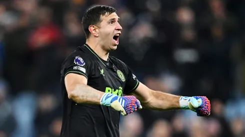 El Dibu Martínez fue figura del Aston Villa