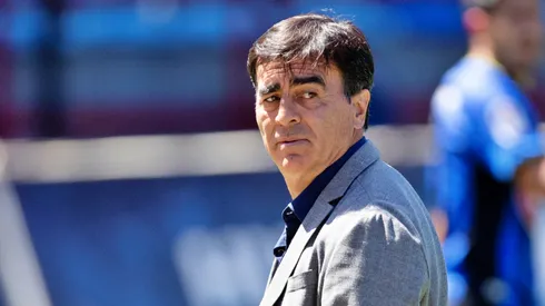 En Colo Colo ya buscan un hipotético reemplazo para Gustavo Quinteros.