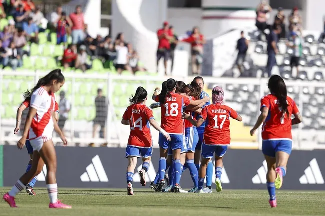 Chile se ilusiona para el futuro tras aplastar a Perú en su último amistoso del 2023. Foto: Comunicaciones FFCh.