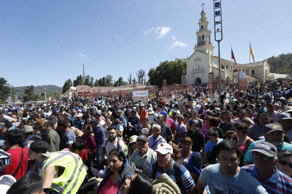 Peregrinos participan de la celebración de la Inmaculada concepción en el Santuario de Lo Vásquez (8 de diciembre de 2018)