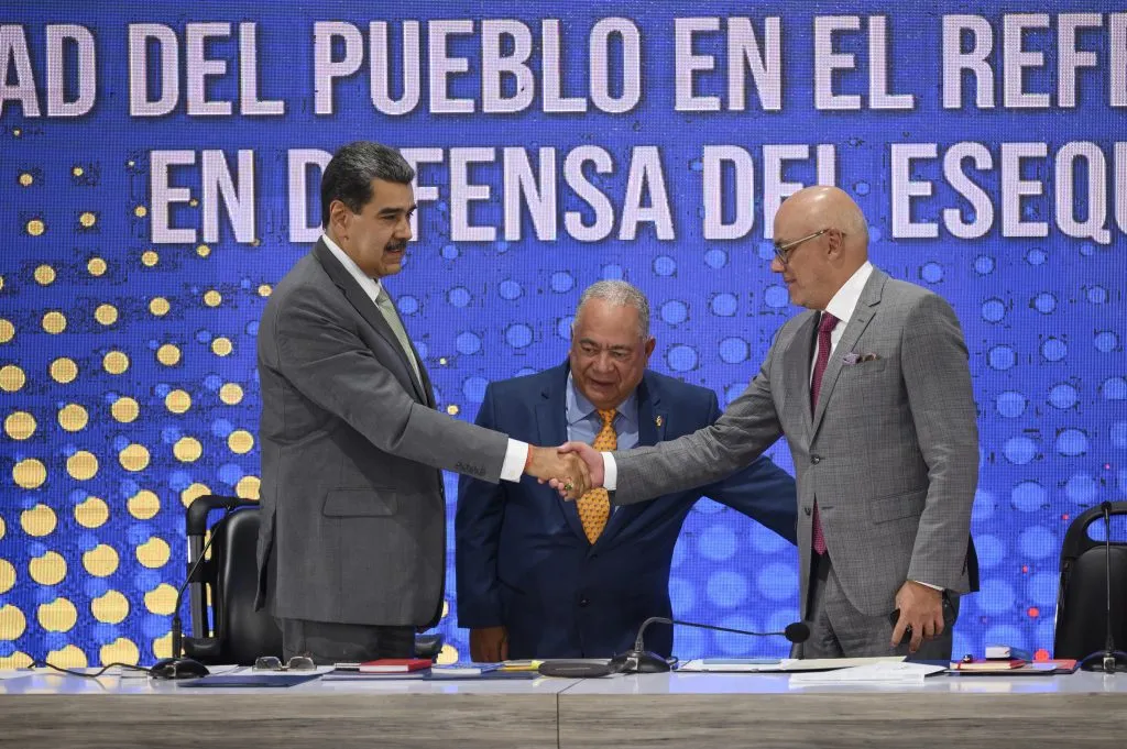 ¿Riesgo de conflicto bélico? Venezuela aprueba referéndum para anexar parte de Guayana