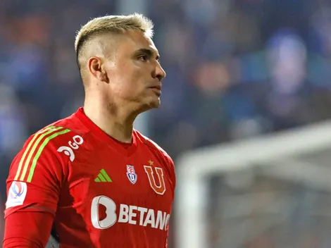 Campos lanza enigmático mensaje mientras come banca en la U