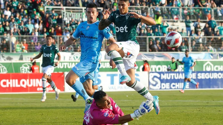 Daniel Castillo, la figura del duelo entre Wanderers e Iquique (Photosport).