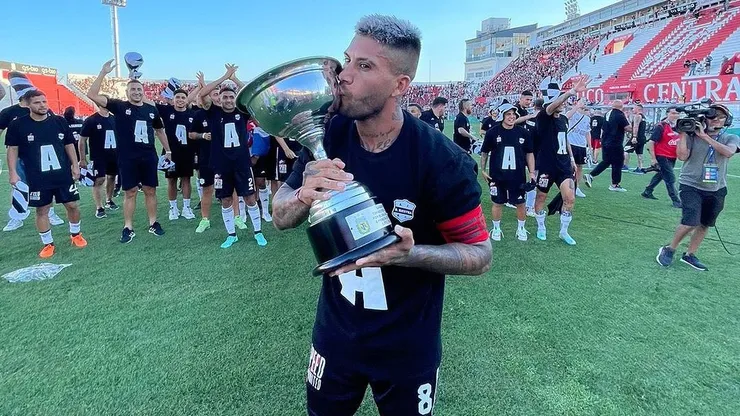 Milton Céliz fue clave en el ascenso de Deportivo Riestra a la primera división de Argentina.