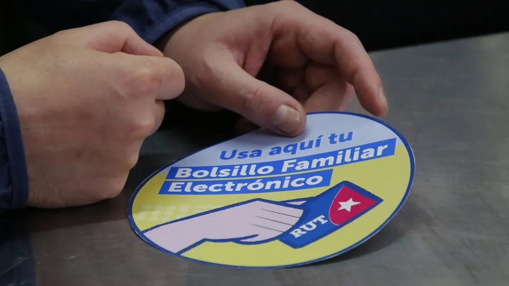 Revisa si eres beneficiario del Bolsillo Familiar Electrónico.