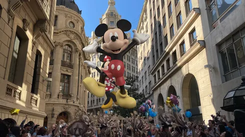 Paris Parade 2023 se realiza este domingo 3 de diciembre en Santiago.