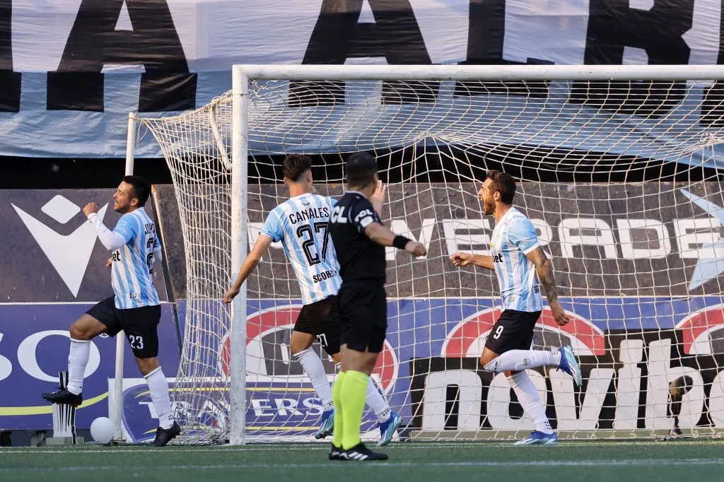 Joaquín Larrivey celebraba el gol de la apertura del marcador. Luego, el VAR lo anuló | Photosport