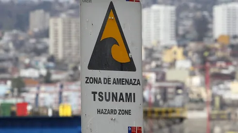Letreros de zona de amenaza de tsuanami.
