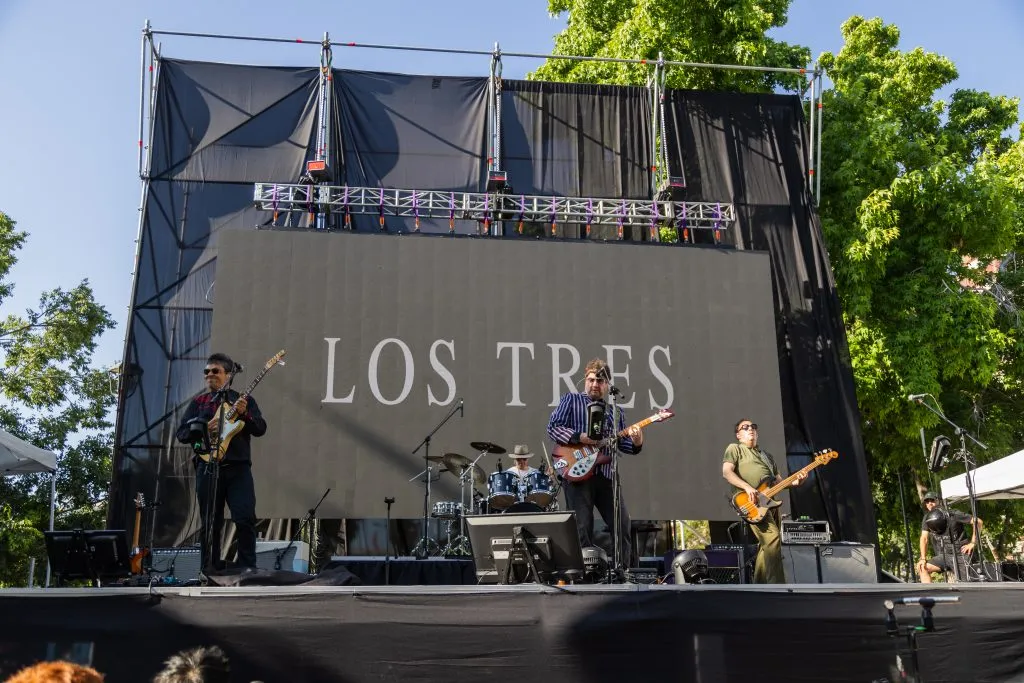 Exitoso concierto de Los Tres en Ñuñoa.