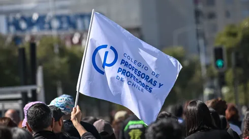 Profesores irán a Contraloría por no recibir Bonos de Vacaciones y Navidad.