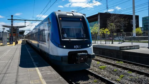 Actualmente transita por la capital del Biobío el servicio de tren por superficie, "Biotrén".