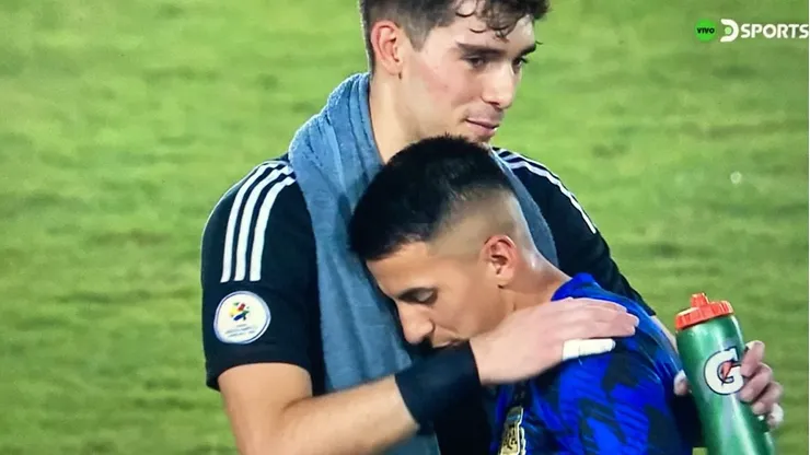 Thiago Almada tuvo una actuación extraordinaria ante la Roja en la paliza de Argentina.
