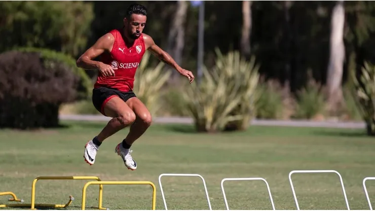 Mauricio Isla jugó 75 minutos en triunfo de Independiente a Vélez Sarsfield.