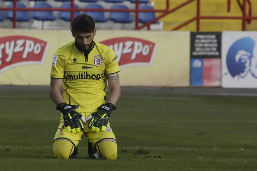 Paulo Garcés, con 39 años en el cuerpo, buscará atajar en otro elenco tras marcharse de Linares. | Foto: Photosport.
