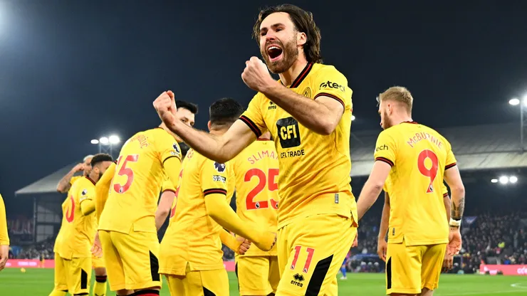 Ben Brereton la rompe de amarillo... pero en Inglaterra.