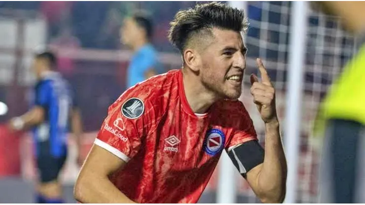 Villalba está cerca de partir a un gigante brasileño.