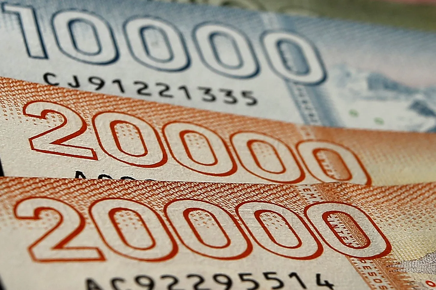 Según un dictamen de la SUSESO, el nuevo monto del “Bono Marzo” será de $61.792 (Foto: Sebastian Cisternas-Aton)