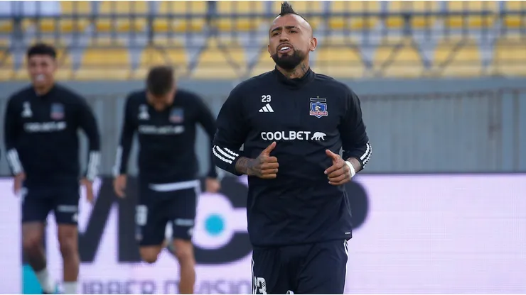 La presentación de Arturo Vidal en Colo Colo cambia de hora, no de día.