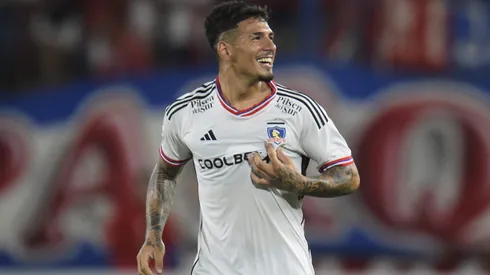 Saldivia celebra su gol en Uruguay ante Nacional