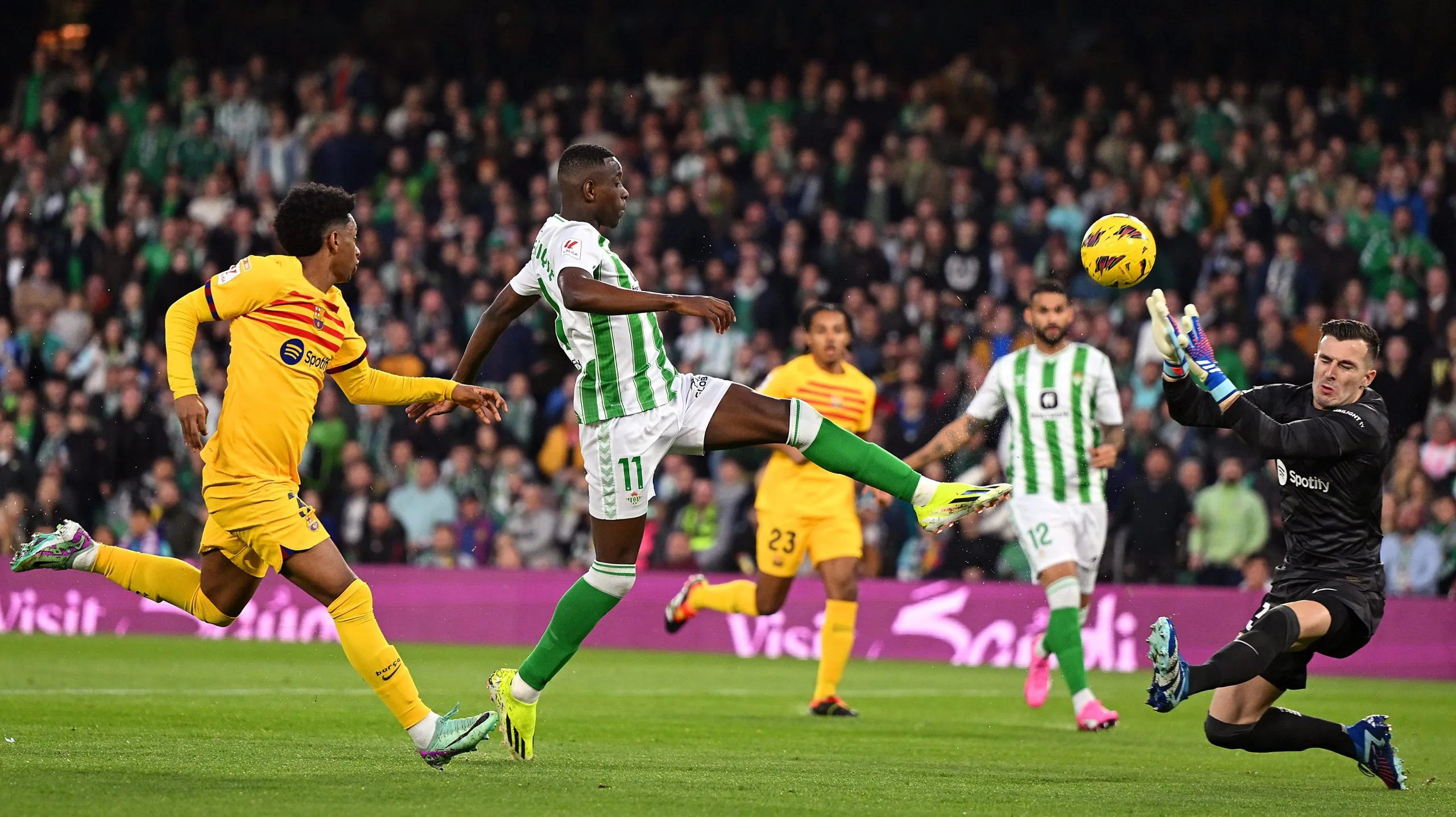 Luiz Henrique en Betis contra Barcelona (Getty Images)