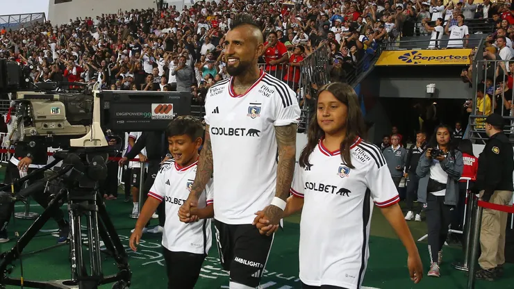 Arturo Vidal ya debutó en Colo Colo.