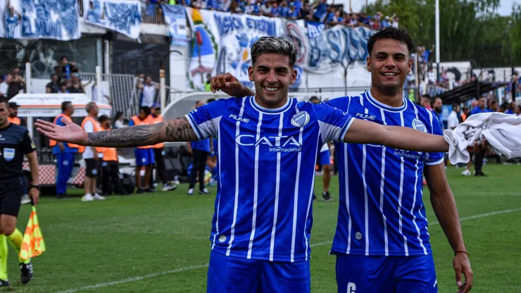 López Muñoz celebra su gol en la primera fecha