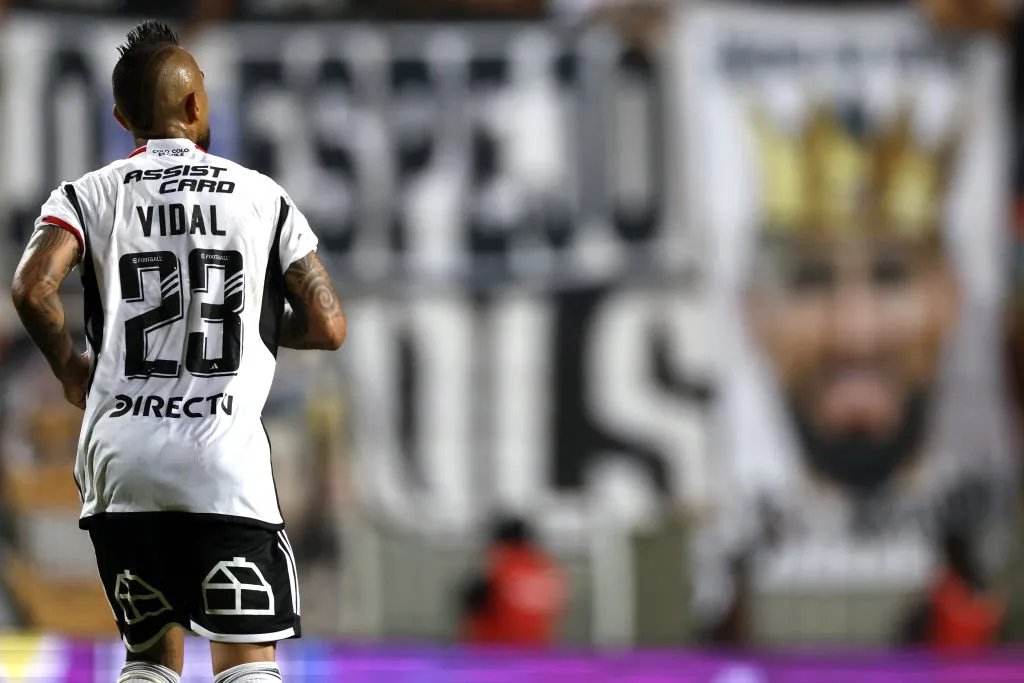 Vidal tuvo un aplaudido redebut en Colo Colo | Photosport
