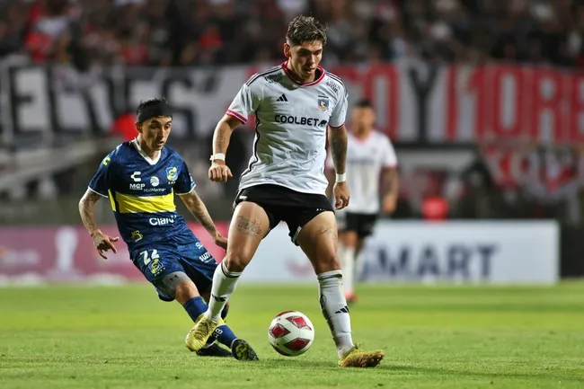 Carlos Palacios ha sido una de las grandes figuras albas en esta pretemporada 2024. | Foto: Colo Colo.