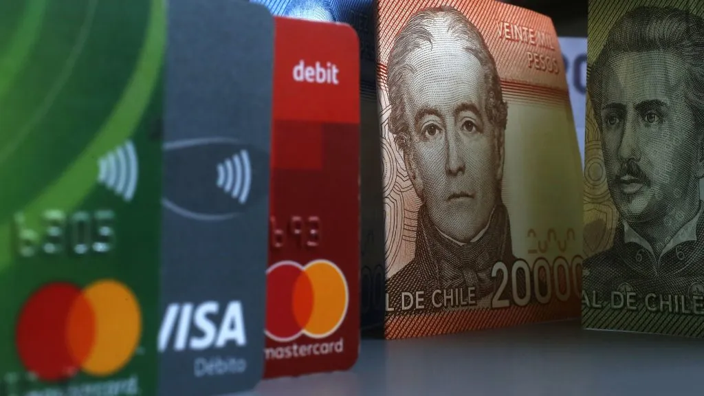 Tarjetas de crédito de diferentes bancos.