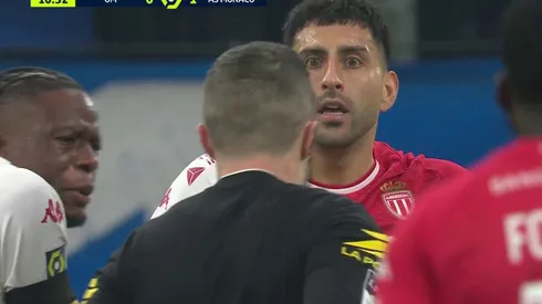 Expulsión exagerada de Guillermo Maripán en Francia.