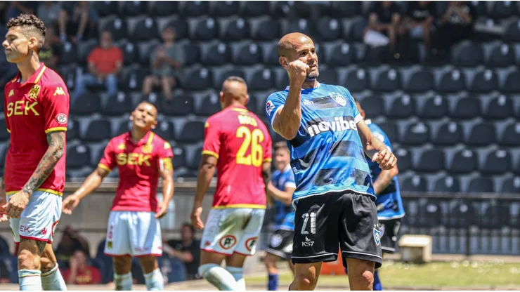 Sebastián Sáez se estrenó con gol en Huachipato ante Unión Española.