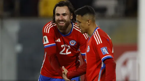 Ben Brereton chocho con La Roja y Alexis.